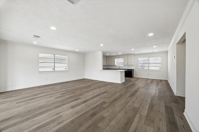 Building Photo - 1079 Redfish St