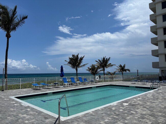 Foto del edificio - 3221 S Ocean Blvd