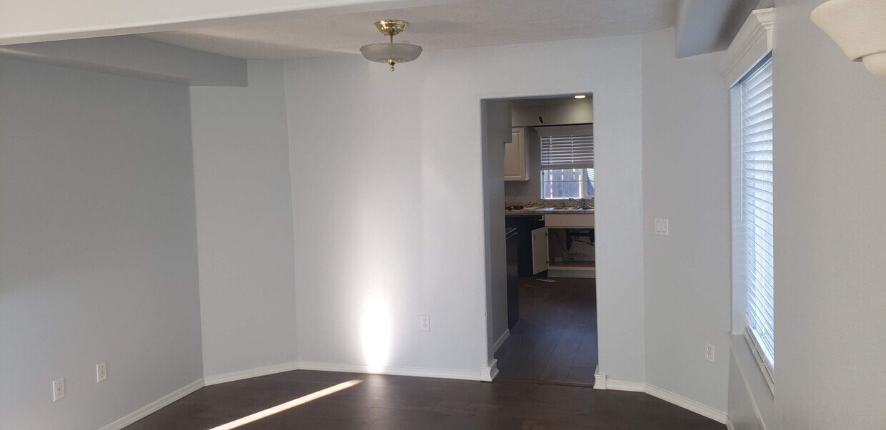 Building Photo - Updated