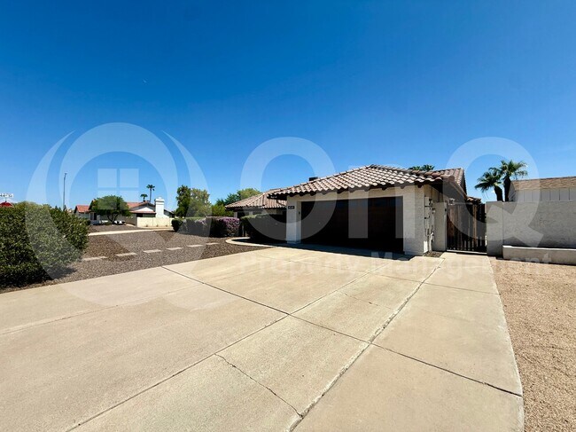 Building Photo - 4341 E Betty Elyse Ln