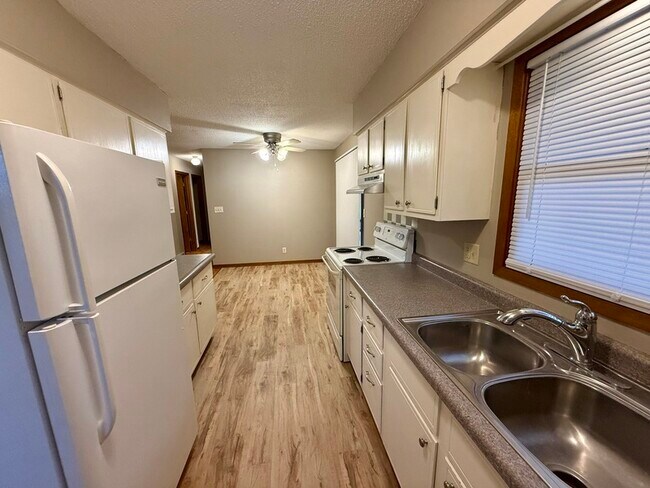 Foto del edificio - 2285 Highview Dr