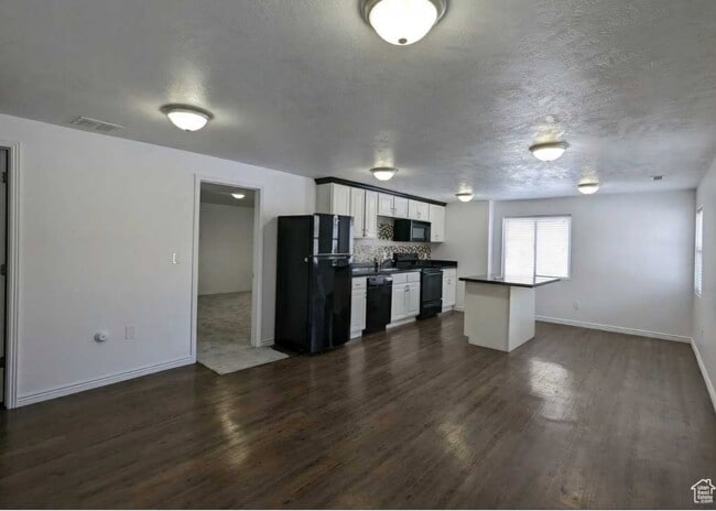 Foto del edificio - 4138 S Captains St