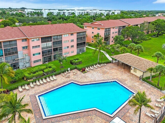 Foto del edificio - 701 SW 142nd Ave