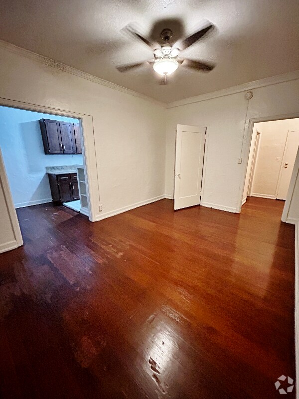 Building Photo - 1523 N McCadden Pl