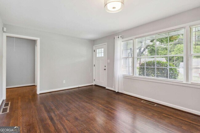 Foto del edificio - 1960 Brewer Blvd SW