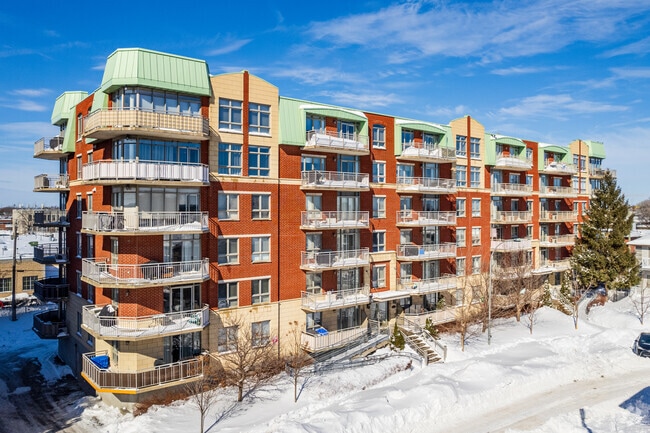 Le Saint-Louis Condominiums