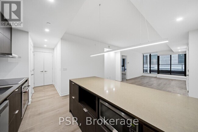 Building Photo - 2 St Thomas St