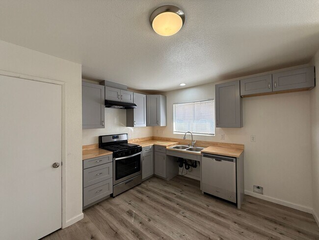 Foto del edificio - Palmdale 1 bedroom