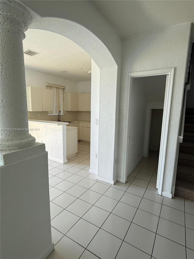 Foto del edificio - 1416 SE 24th Ct