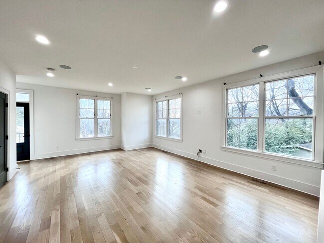 Foto del edificio - 614 West Blvd