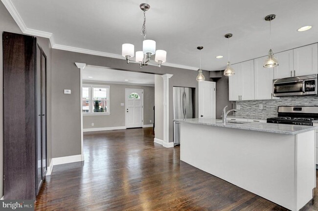 Foto del edificio - 1737 Weston Ave