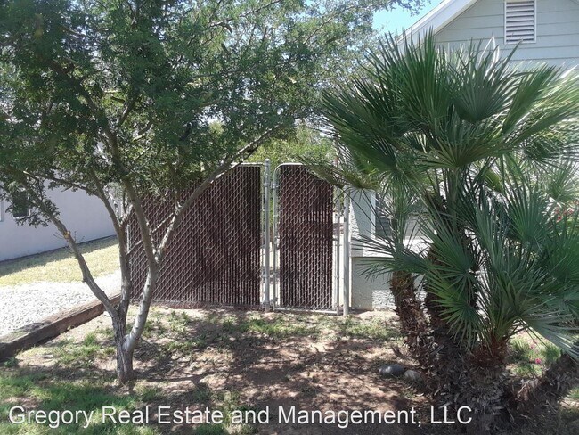 Foto del edificio - 2 br, 1 bath House - 1214 E Whitton Ave