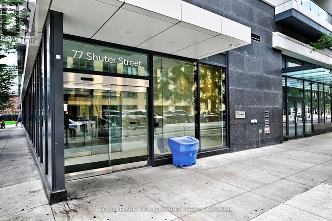 Building Photo - 77 Shuter St