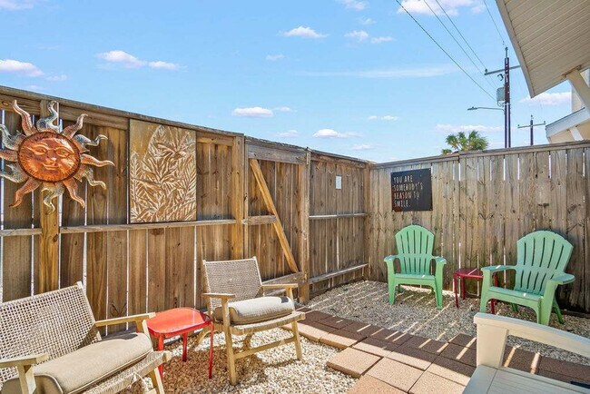 Building Photo - 15016 Beach Walk Loop
