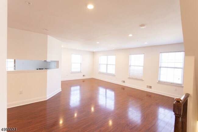 Foto del edificio - 49 Cornerstone Ln