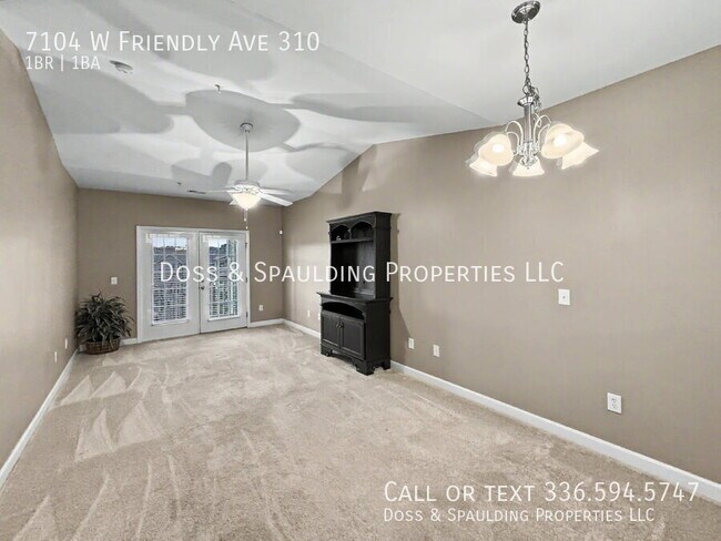Foto del edificio - 7104 W Friendly Ave