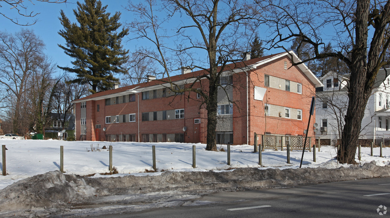 Foto principal - 5522 Gwynn Oak Ave