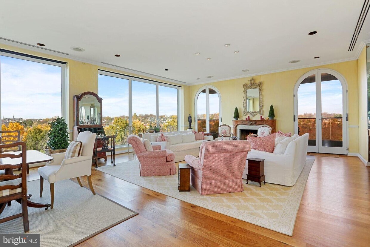 Foto principal - 2501 M St NW