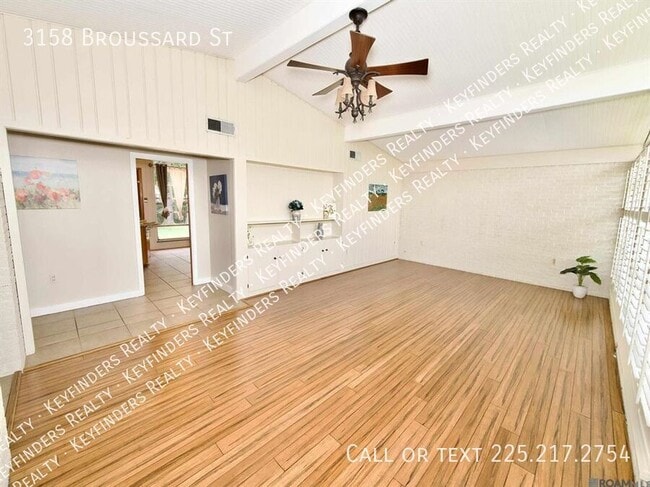 Building Photo - 3158 Broussard St