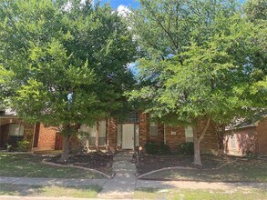 Building Photo - 5904 Pinyon Dr