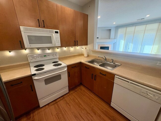 Building Photo - 9518 W San Juan Cir