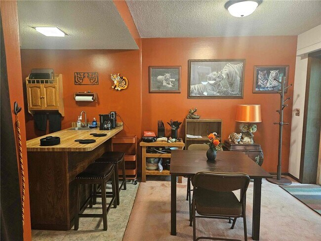 Building Photo - 608 Chateau Cir