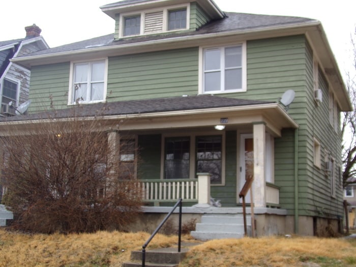 Primary Photo - Freshly painted 3 Bed 1 Bath Home!