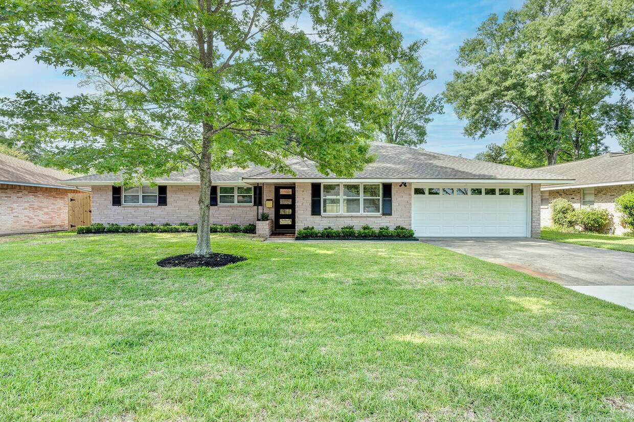 Foto principal - 8919 Railton St