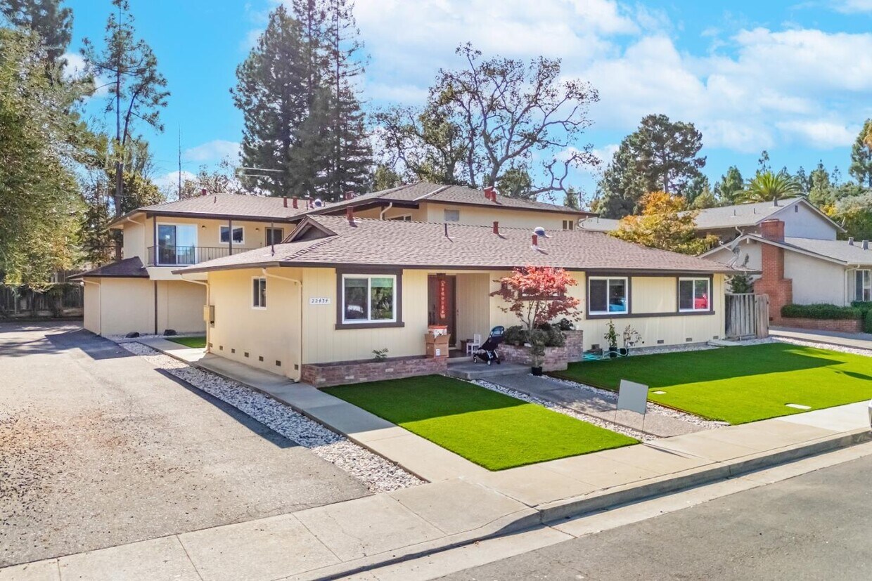 Foto principal - 22434 Salem Ave