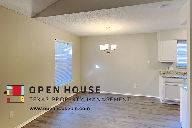 Building Photo - 6306 Big Springs Dr, Arlington