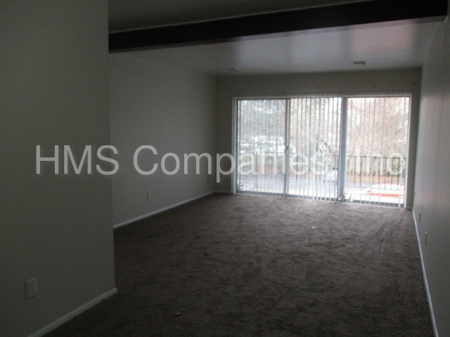 Foto del edificio - 750 Pleasant Ave