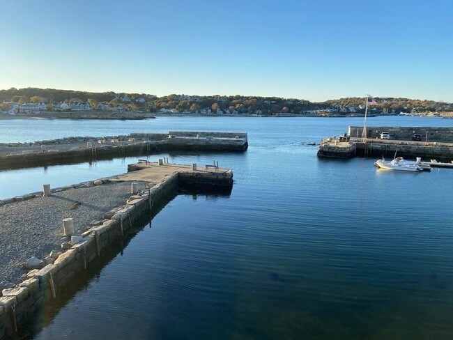 Building Photo - 4 Bearskin Neck