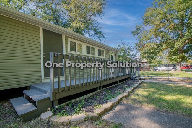 Building Photo - 3348 Texas St