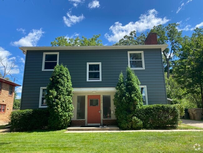 Building Photo - 309 Palomino Ln