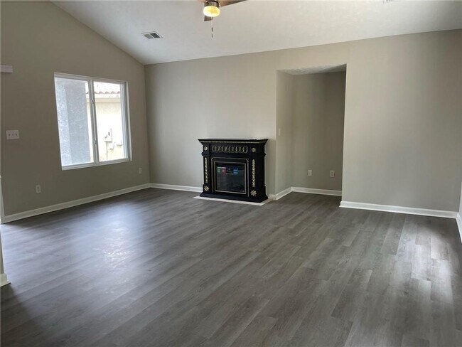 Building Photo - 128 Garden Walk