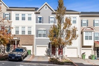 Building Photo - 213 Shamrock Dr
