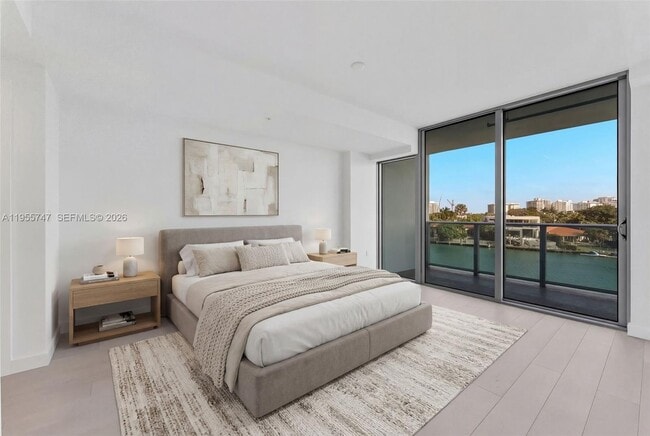 Foto del edificio - 9221 E Bay Harbor Dr