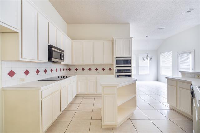 Foto del edificio - 8216 Spring Valley Ln
