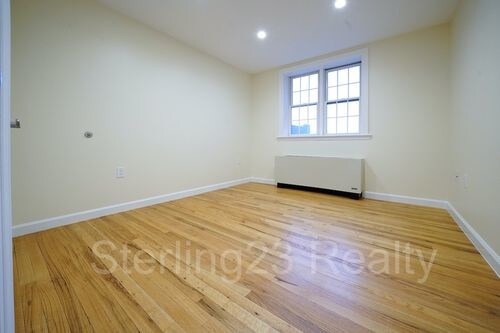 Foto del edificio - 28-2 Astoria Blvd