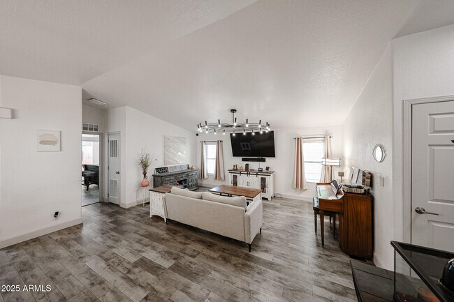 Foto del edificio - 11275 N 99th Ave