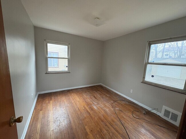 Foto del edificio - 12401 Garland Ave