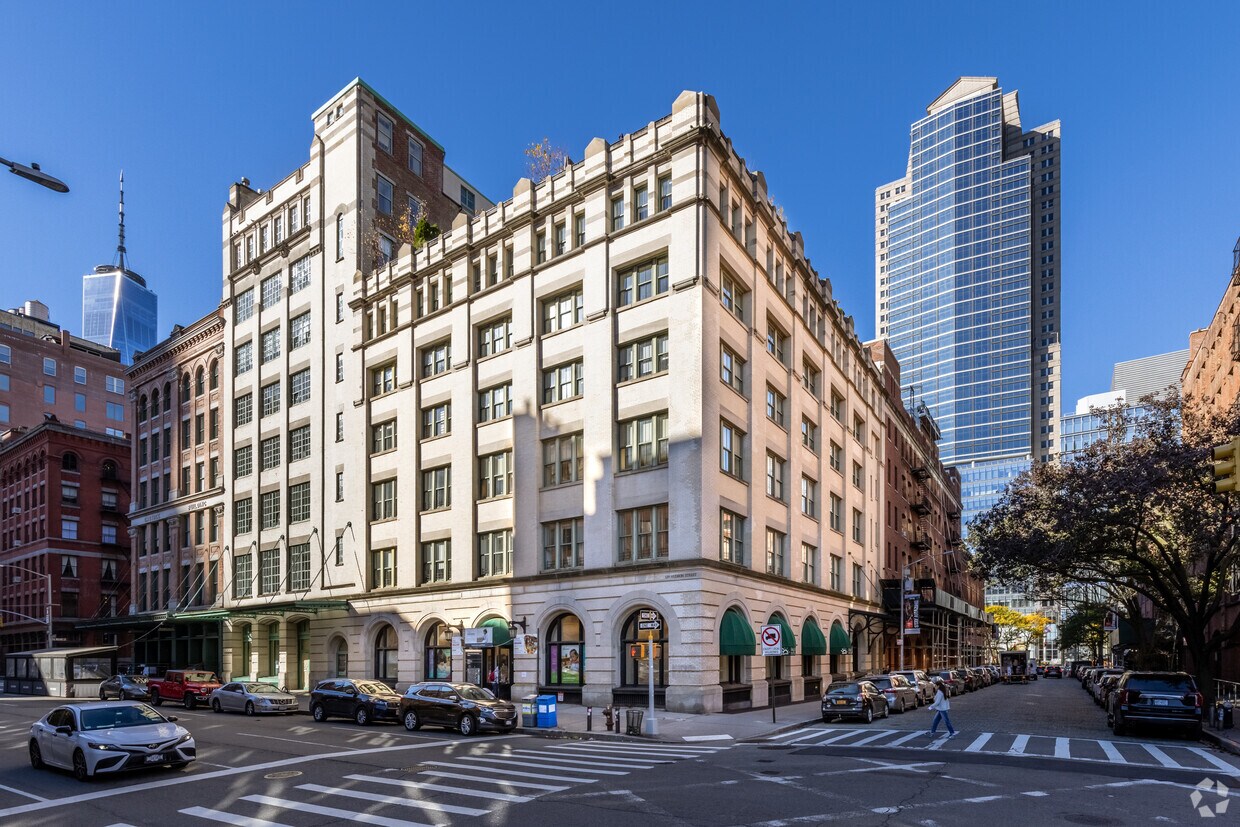 Foto principal - 53 N Moore St