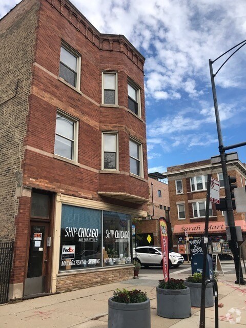 Building Photo - 3604 N Damen Ave