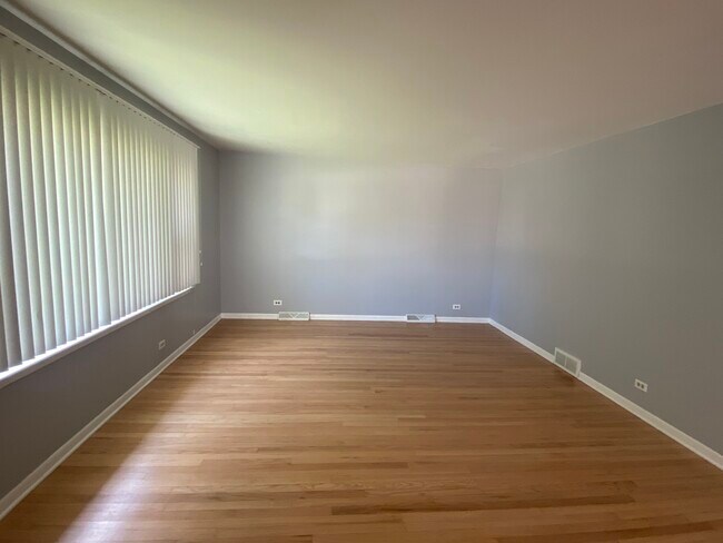 Foto del edificio - 426 Berteau Ave