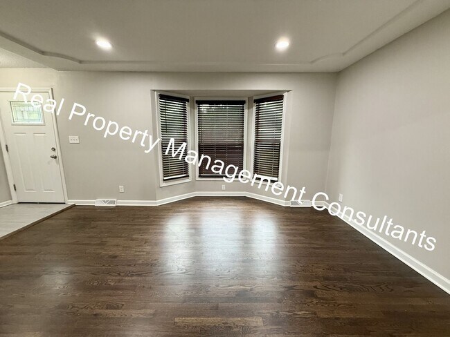 Foto del edificio - Charming 3 Bed Home with Modern Updates in...