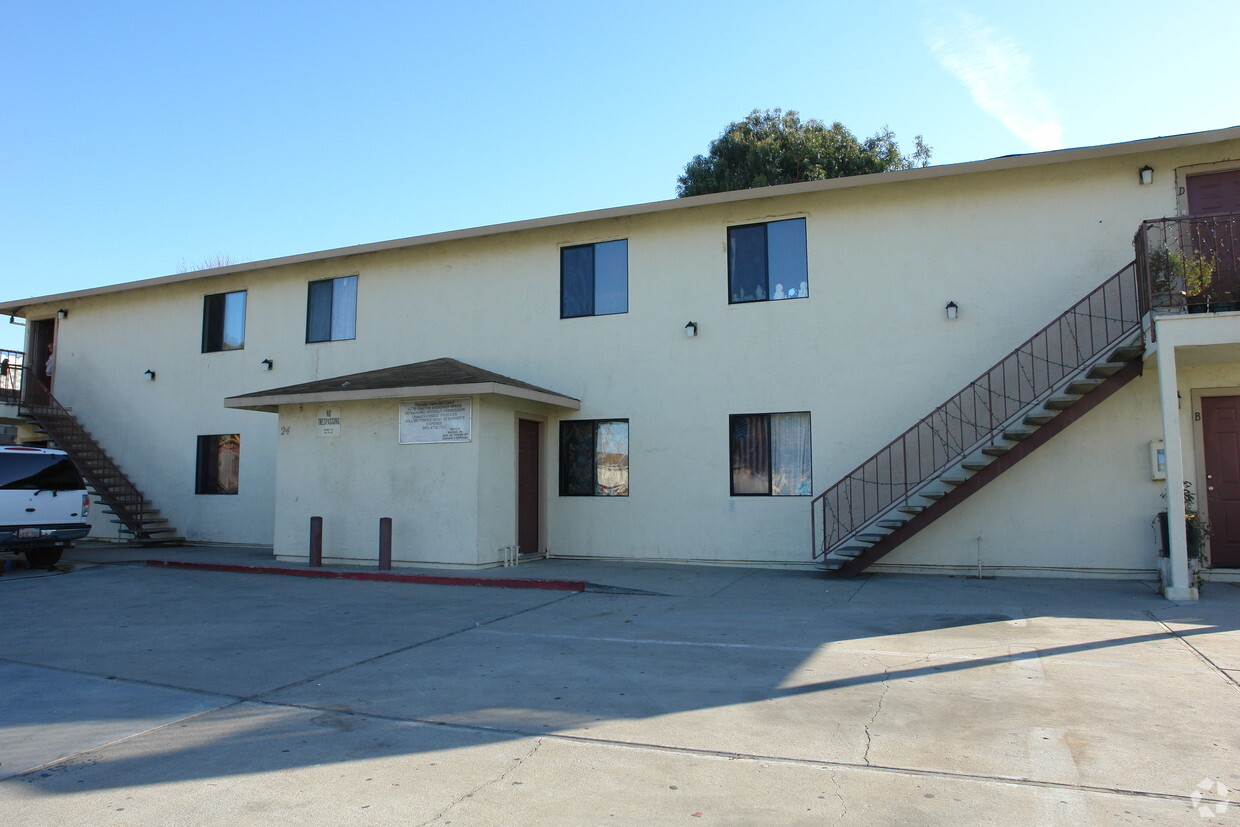 Primary Photo - 24 N Wood St