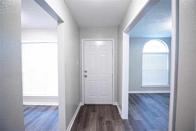 Building Photo - 5365 Tallowwood Terrace