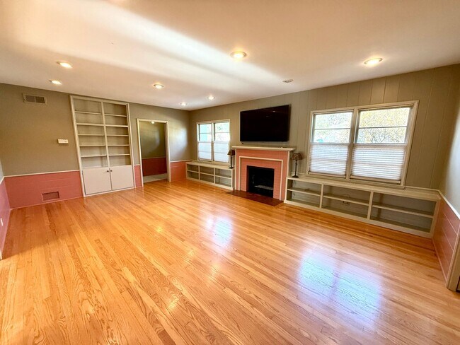 Foto del edificio - A Hidden Gem in the Heart of Claremont Village