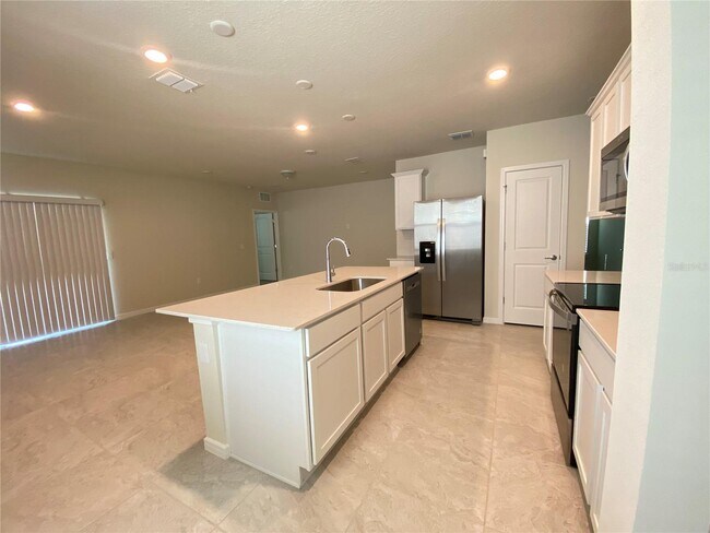 Foto del edificio - 2110 Charming Ave