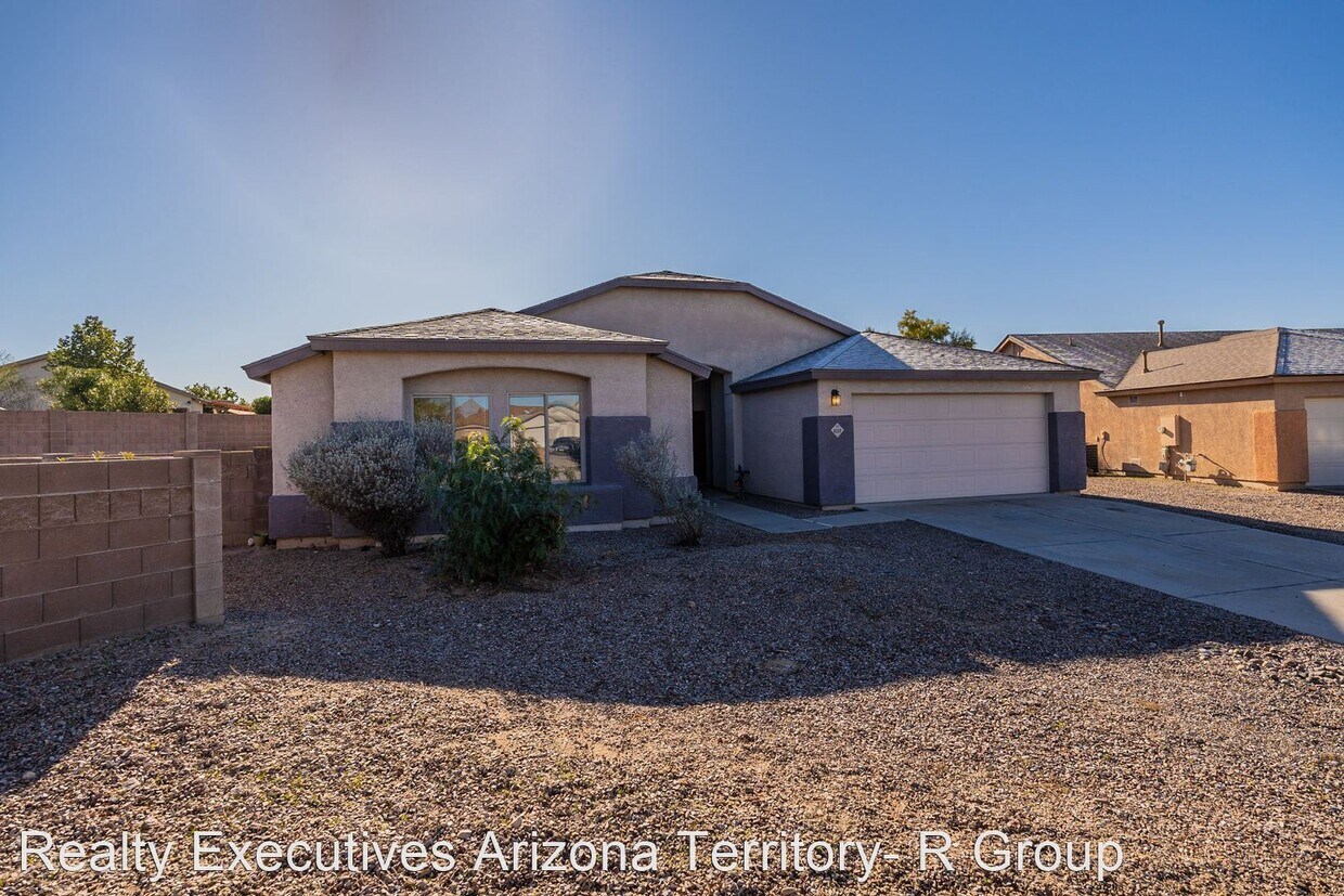 4 br, 2.5 bath House 8220 N. Freshwater House Rental in Tucson